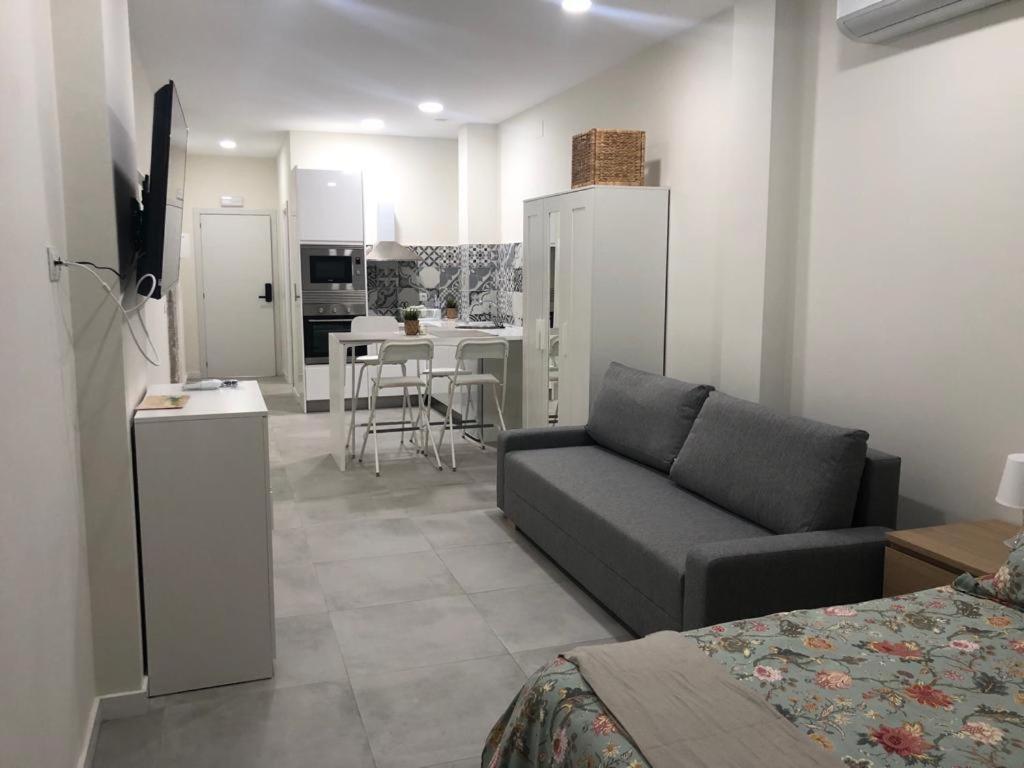 Centro Estudio Trinidad Malaga 3 Εξωτερικό φωτογραφία